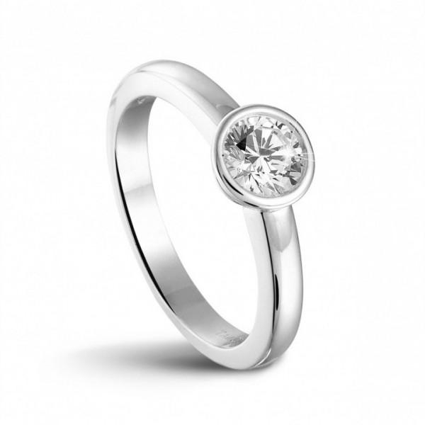 Ring mit Zargen-Fassung von BAUNAT