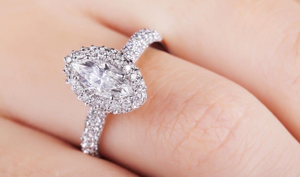 Warum einen Halo Ring mit Diamanten als Verlobungsring wählen?