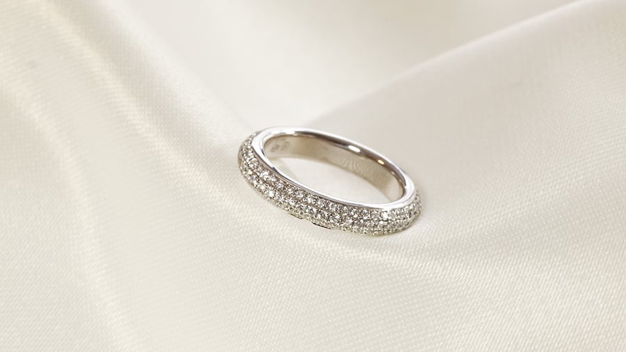 Should I buy a flawless engagement ring?