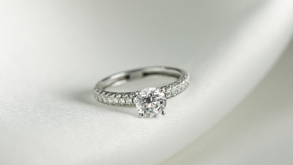5 tips to make clear to him what engagement ring you want
