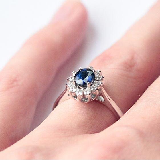 Conoce las 7Cs de un anillo de diamante? 