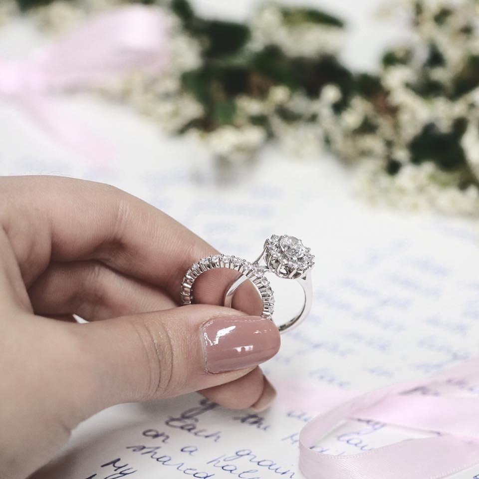 ¿Cuántos quilates debo elegir para mi anillo de compromiso?