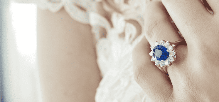 Verlenen Kloppen wapenkamer Rare Gemstone Engagement Ring Designs - BAUNAT
