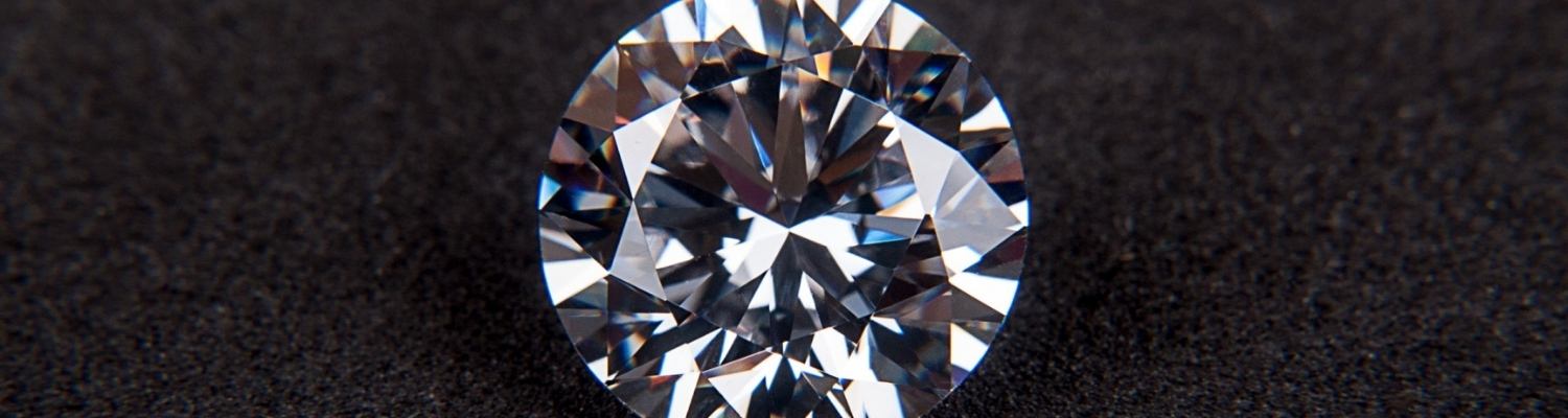 Hoe wordt bijvoorbeeld een ring met diamant precies gemaakt?