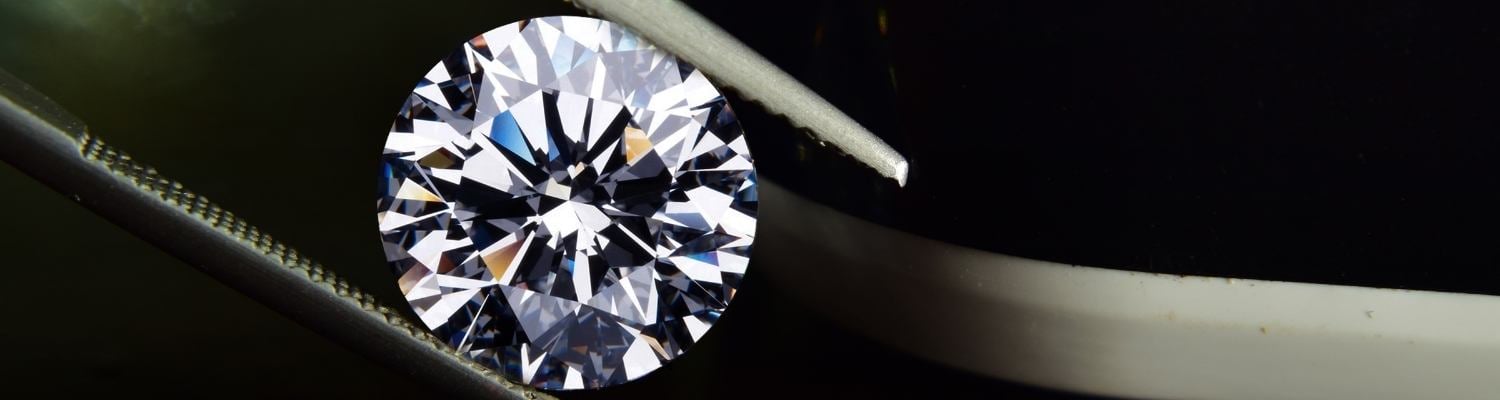 How does light influence the brilliance of a diamond?