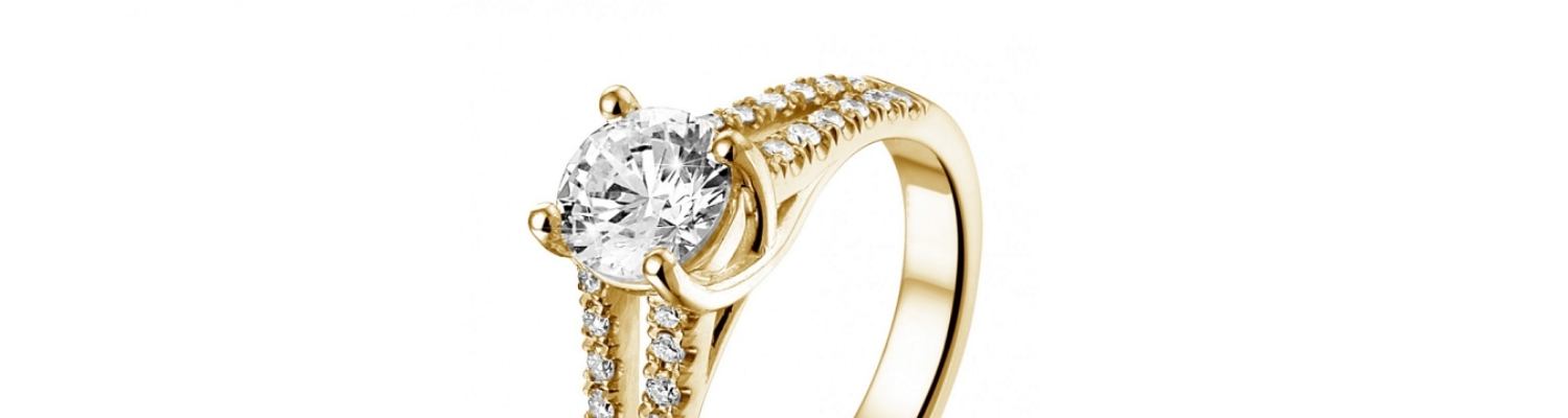 Which gold jewellery with diamonds do you love to wear the most?