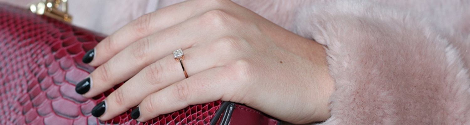  Which personal engagement ring does she want?