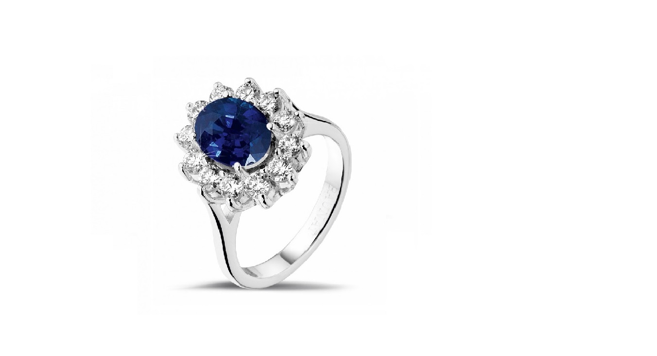 Consejo de septiembre: anillo de diamantes con zafiro
