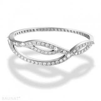 Bracelet jonc en or blanc pavé de diamants, motif entrelacé élégant et raffiné