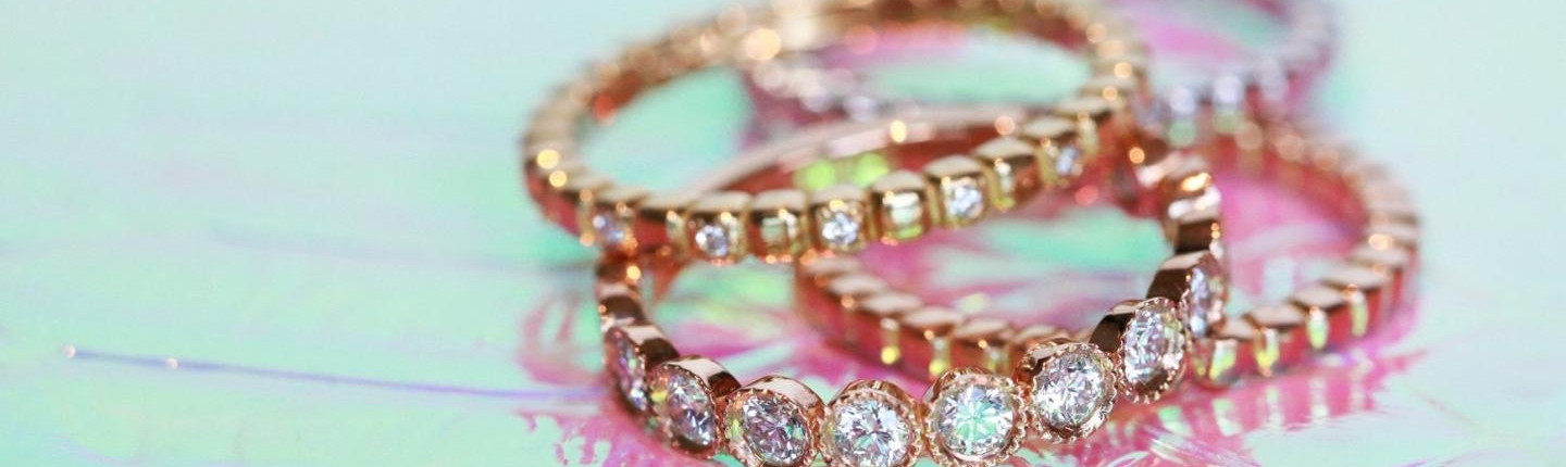 Gold jewellery at BAUNAT Discover the jewellery collections of BAUNAT
