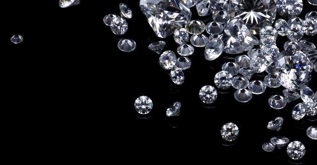 Comment la lumière influence-t-elle l'éclat d'un diamant?