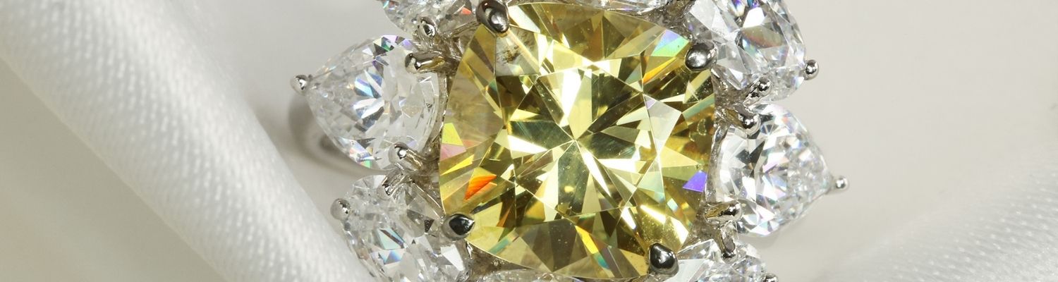 Wo kann ich am besten seltene farbige Diamanten kaufen?