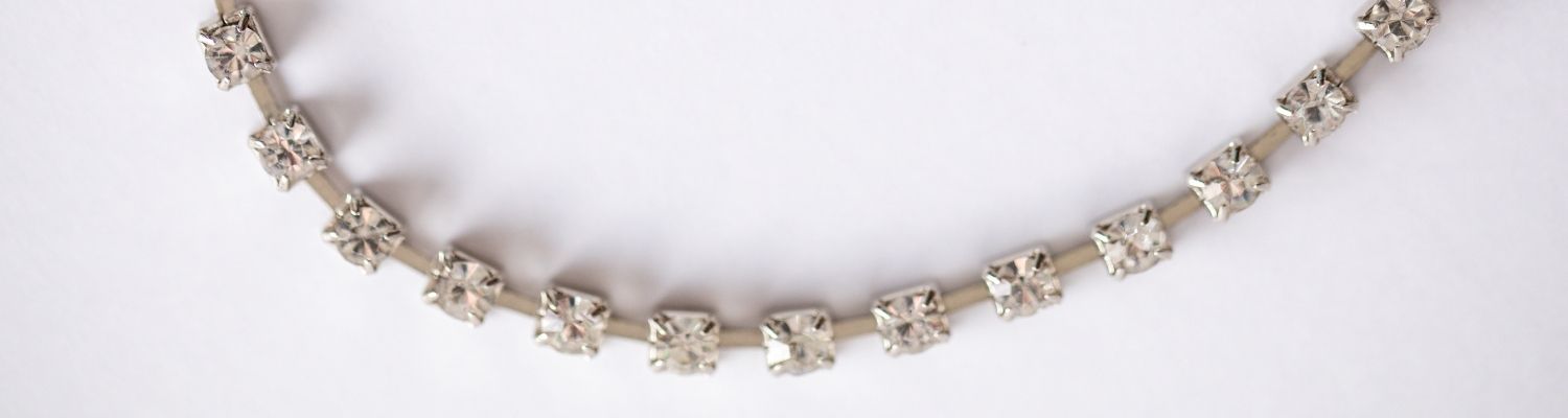 Waar kunt u terecht voor diamanten halskettingen en hangers in Londen?