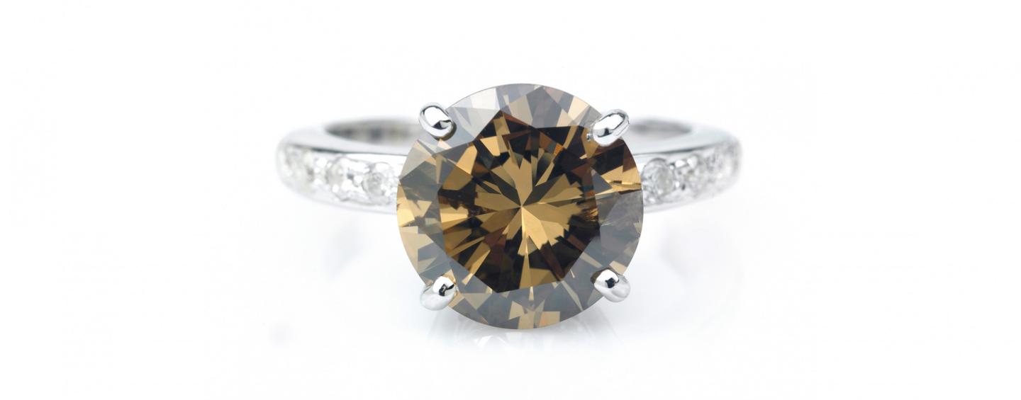 Warum ist der braune Diamant heutzutage so gefragt für den Verlobungsring?