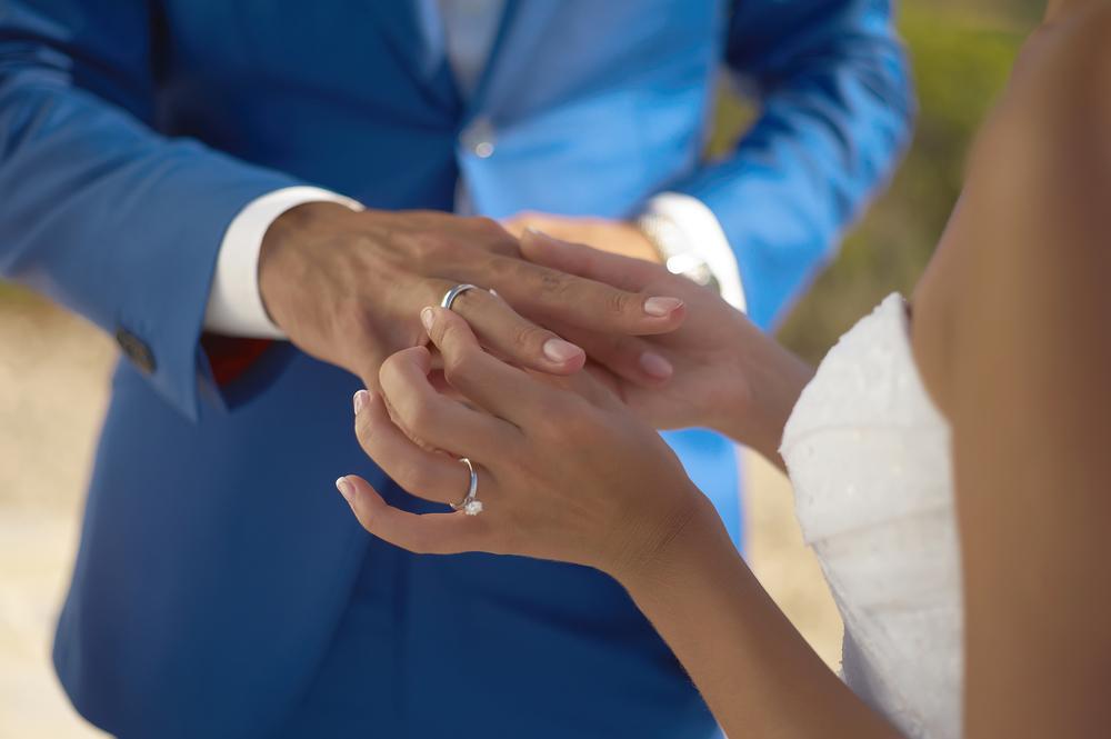 Alianzas de boda: ¿un anillo de diamantes para él?
