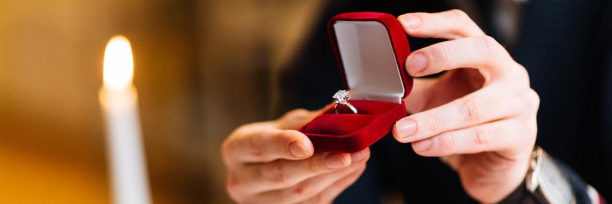 Combien de carats pour le diamant d'une bague de fiançailles ?