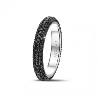 ein 0,85 Karat schwerer, mit schwarzen Diamanten besetzter Verlobungsring für Männer mit einem Band aus 18 Karat Platin