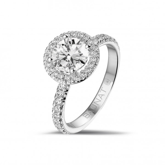 1.00Ct halo ring in witgoud met een briljant diamant, die de allure van trendy juweelontwerpen laat zien
