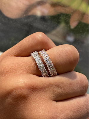 Bague d'éternité en diamant taille baguette