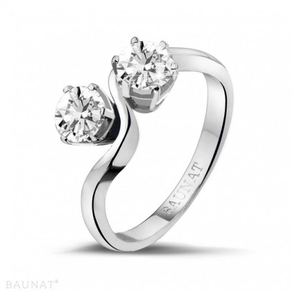 Un anello Toi et Moi può simboleggiare un anello commemorativo - BAUNAT