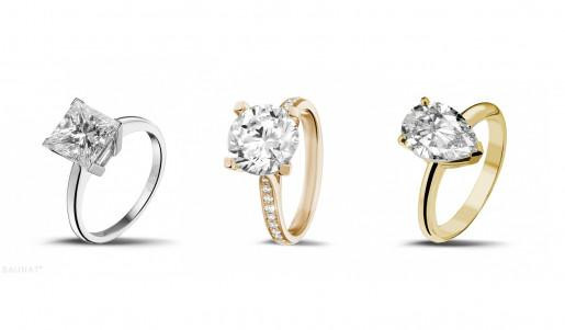 Tre anelli di fidanzamento con diamanti della collezione BAUNAT con un prezzo compreso tra 25.000 € e 50.000 €.