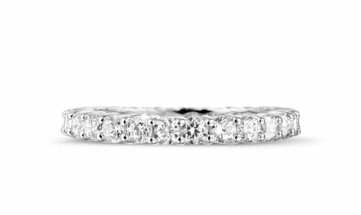 Ring with pavé setting from BAUNAT