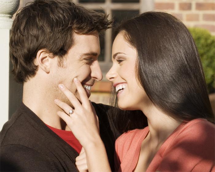 Women expect a more original and romantic proposal