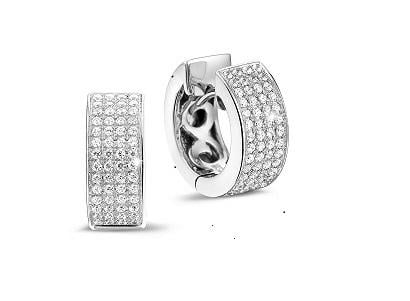 Diamond earrings: perfect to wear at the office
