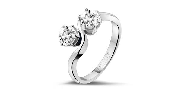 alto Carteles Bienes Elegir un anillo de diamantes en platino - BAUNAT