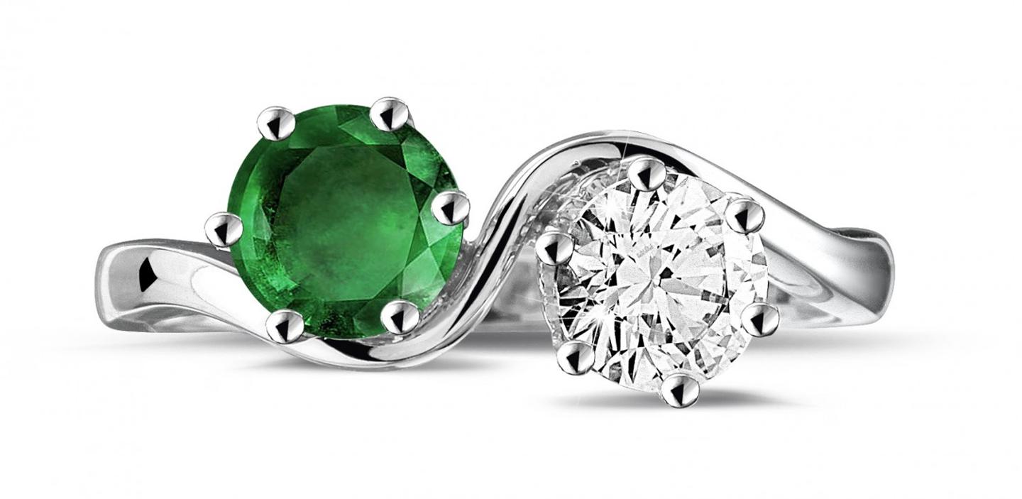 購買鑽石珠寶：添加祖母綠寶石