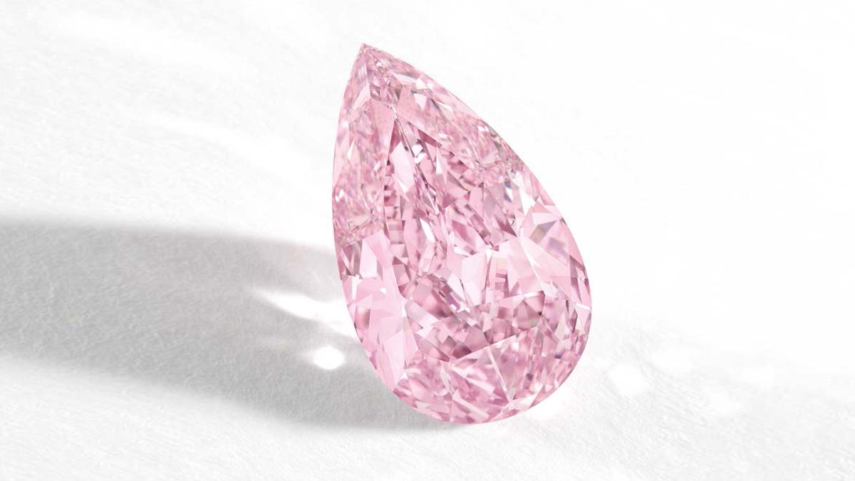 完美的粉红钻石打破了新的克拉拍卖记录