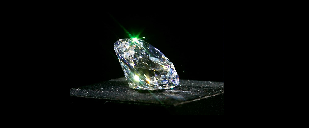 なぜ、ダイヤモンドはいまだに世界で最も有名な石なのでしょうか？