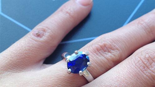 Propiedades de las gemas: elegir un anillo de solitario original