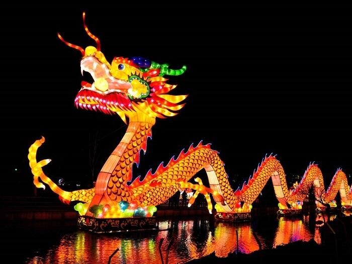Wie wird das Chinesische Neujahr traditionell gefeiert?