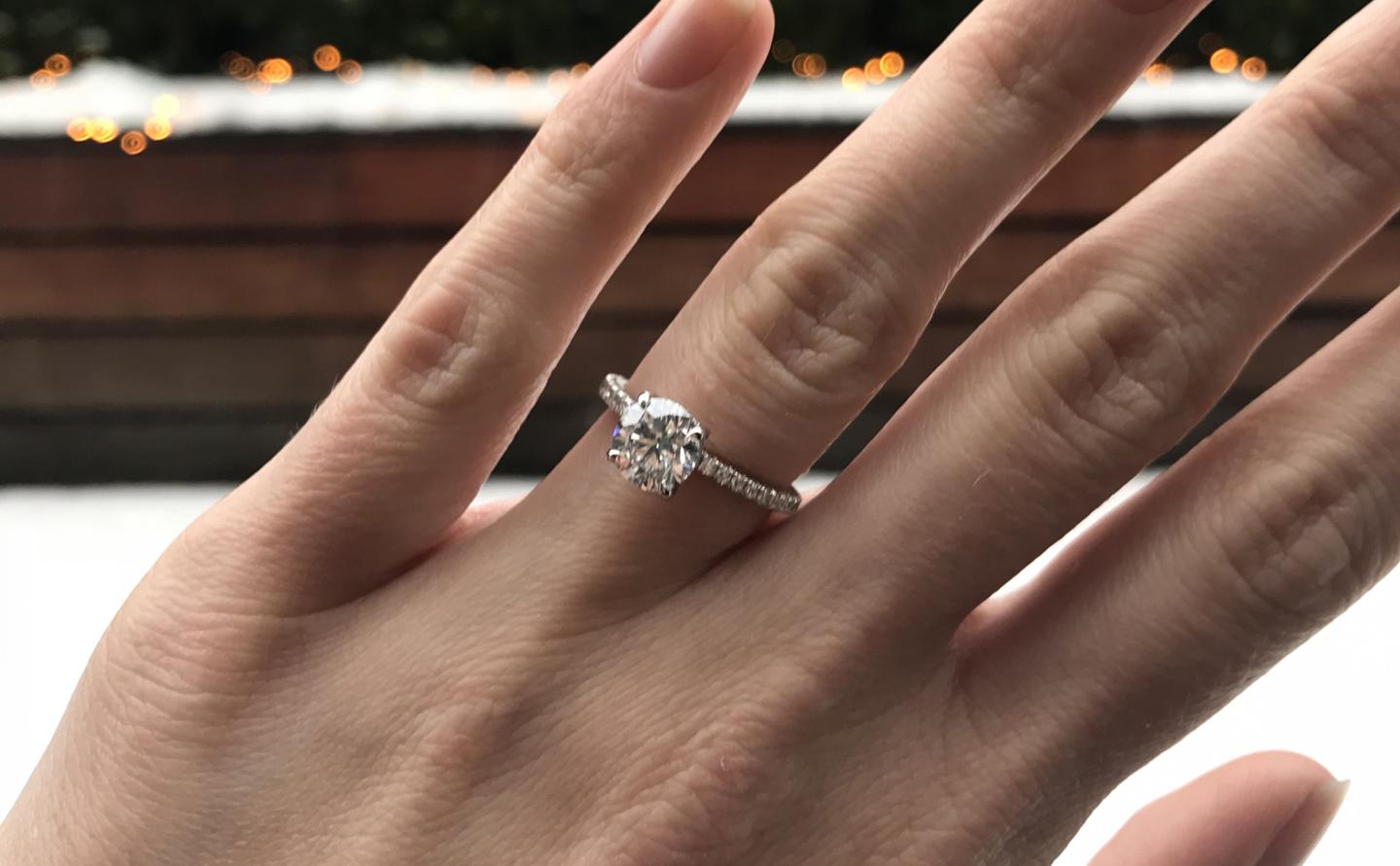 Ideen für einen Heiratsantrag mit Ring im Winter