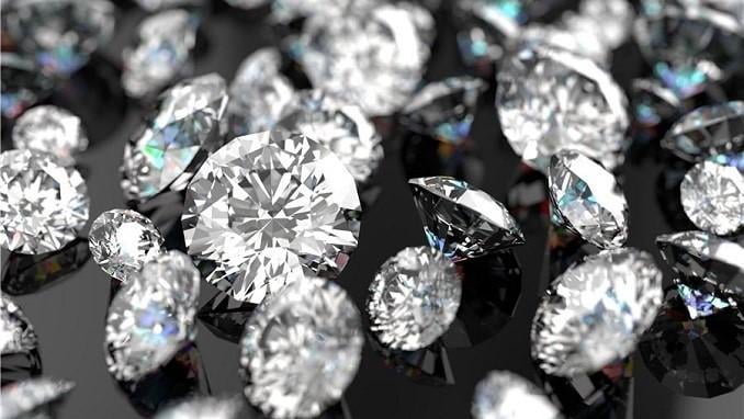 如何完美得将钻石戒指及其他首饰的光彩拍摄出来?