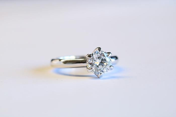 Tip: a tailor-made solitaire ring 