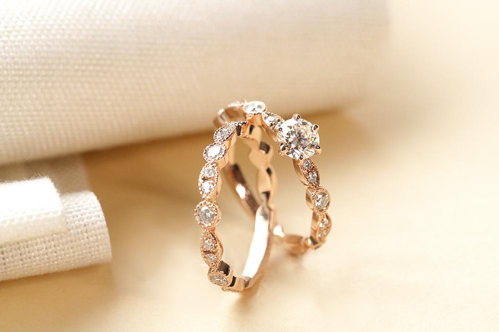 為什麼購買一枚玫瑰金訂婚戒指