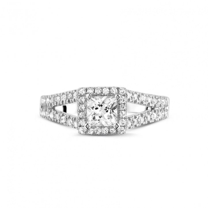 0.50 karaat solitaire ring in wit goud met princess diamant en zijdiamanten