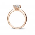 1.00 karaat solitaire ring in rood goud met zijdiamanten