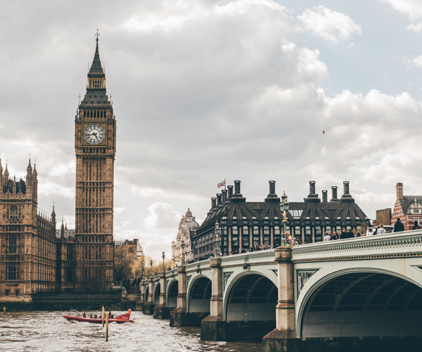 Waar bevinden zich in Londen juweliers met verlovingsringen?