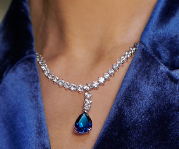 Halskettingen en colliers met een blauwe saffier - BAUNAT