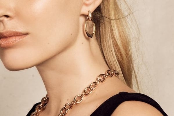 Waarom zijn rood gouden sieraden de nieuwe trend? - BAUNAT