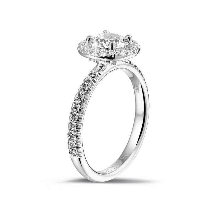 0.90 karaat halo solitaire ring in wit goud met ronde diamanten