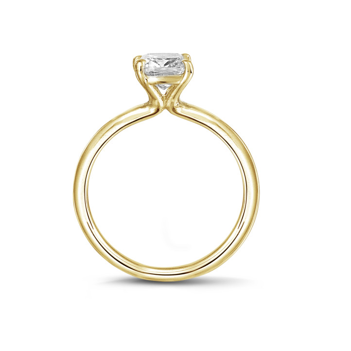1.20 karaat solitaire ring met een cushion diamant in geel goud
