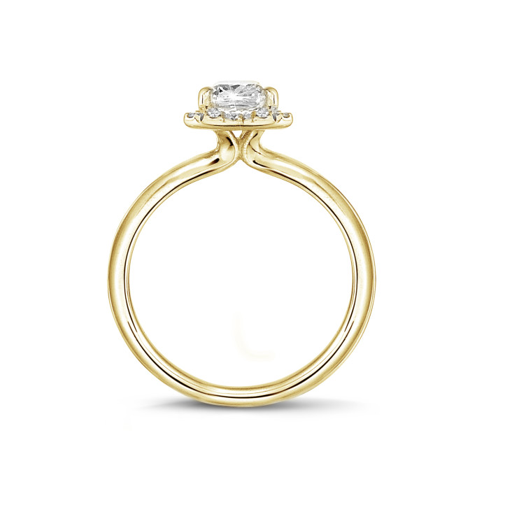 1.00 karaat Halo solitaire ring met een emerald cut diamant in geel goud met ronde diamanten