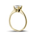 1.20 karaat solitaire ring in geel goud met princess diamant