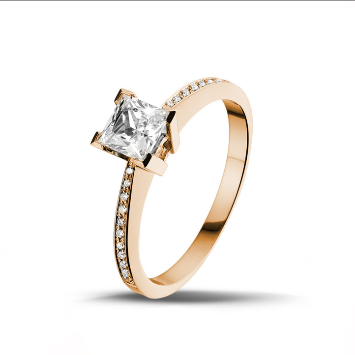 0.50 karaat solitaire ring in rood goud met princess diamant en zijdiamanten