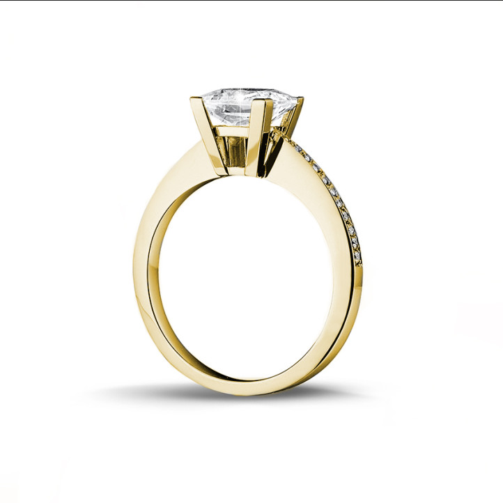 3.00 karaat solitaire ring in geel goud met princess diamant en zijdiamanten