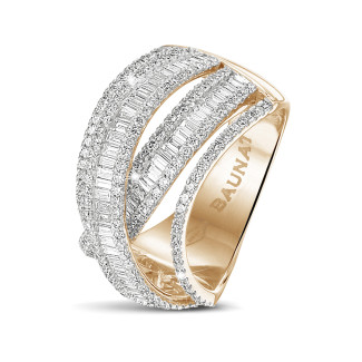 Ringen - 1.50 karaat ring in rood goud met ronde en baguette diamanten